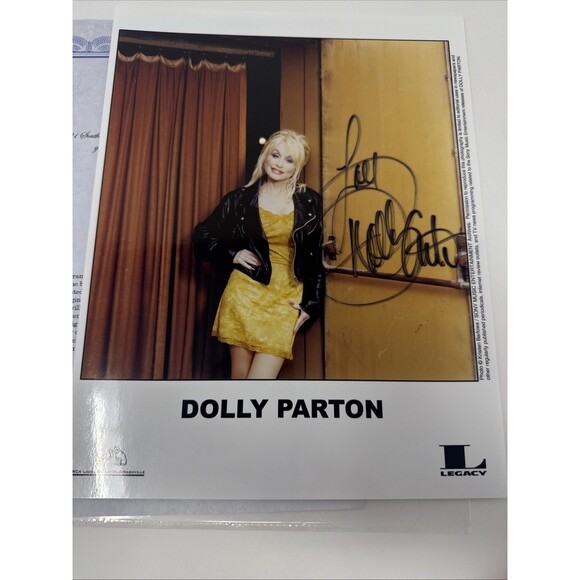 DOLLY PARTON Autographed 8.5 x 11 Hand Signed Photo COA PROMO Legacy RC RECORDS - Picture 2 of 10